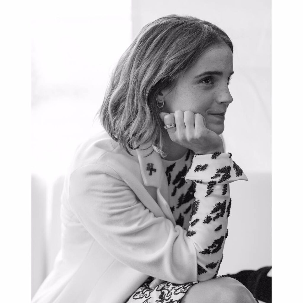 Emma Watson: Behind-the-scenes at the @OneYoungWorld Ottawa opening ceremony yesterday!
Dres… Behind-the-scenes at the @OneYoungWorld Ottawa opening ceremony yesterday!
Dres...