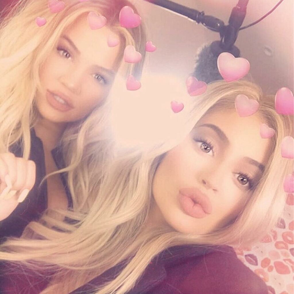 I miss you!!! (We were both blonde and pregnant here )...