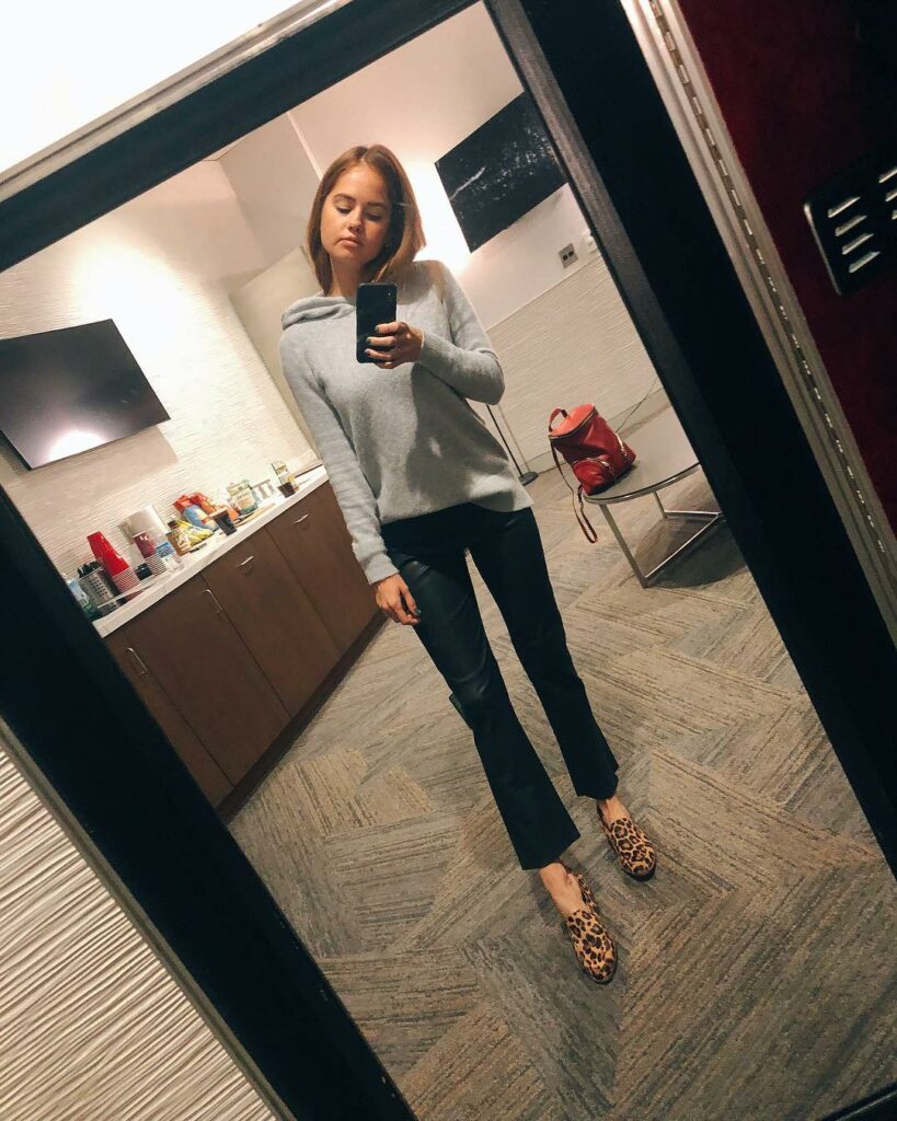 auditioning to be a lifestyle/fashion/travel #blogger  starting with this mirror...