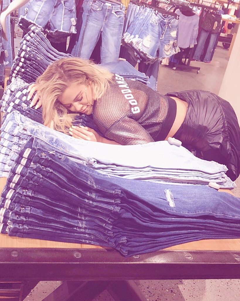When I walked into @nordstrom and saw the incredible Good American section, I ne...