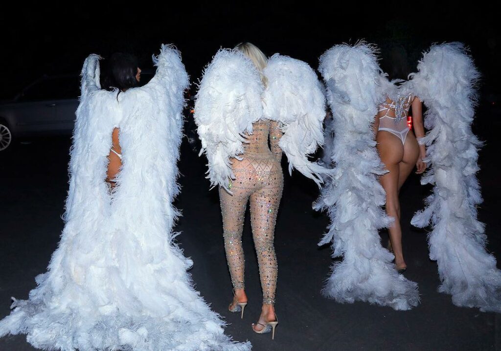 throwback VS vibe with my sisters  thank you for letting us steal your wings for...