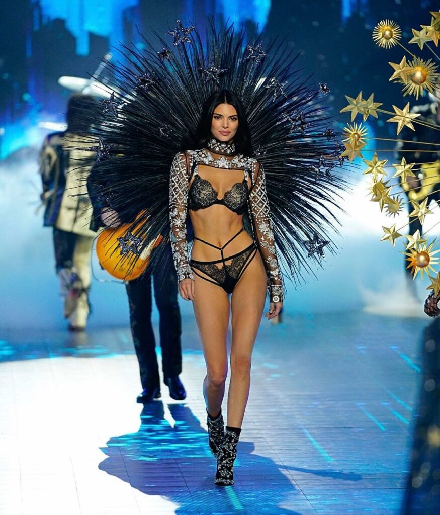 always an honor  @victoriassecret...
