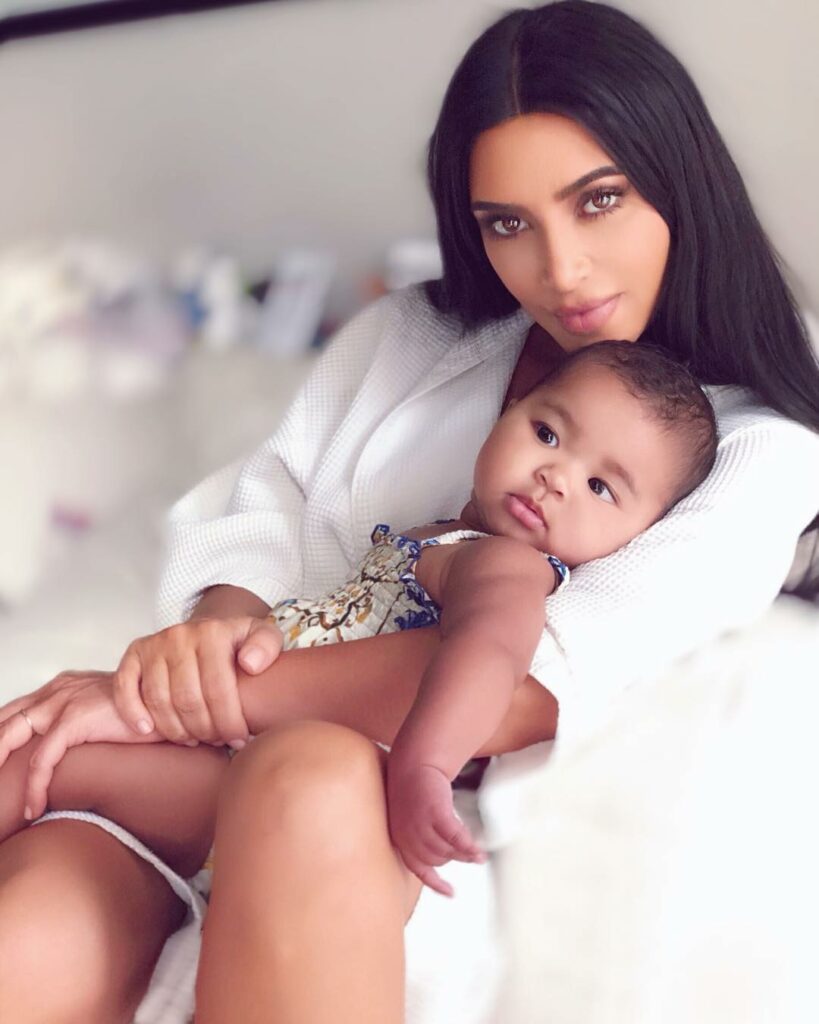 ♡ Auntie KiKi ♡...
