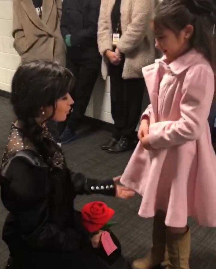 analí, the fandom princess  she melts my heart every time, this time she’s weari...