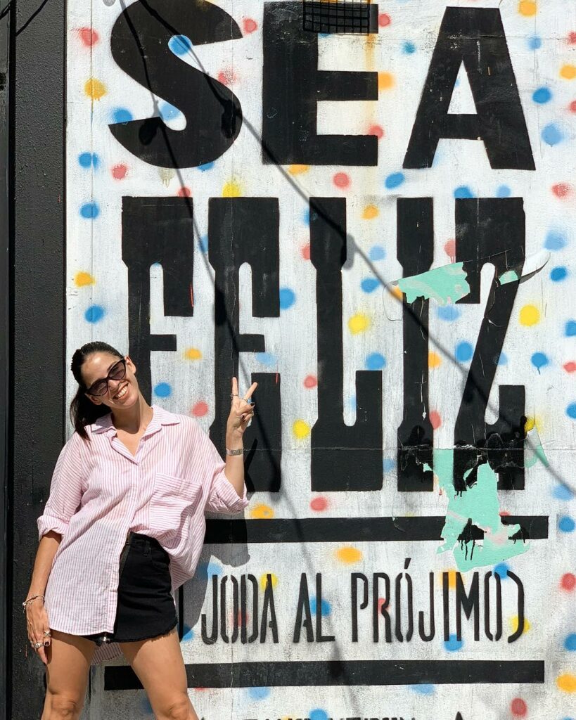 Sea feliz  2019 allá voy !  llena de energía ! 
Tapé el NO  “No joda al prójimo”...