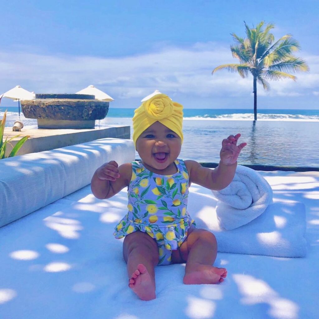 𝙎𝙬𝙞𝙥𝙚 ➳ that face you make when you realize tomorrow is Monday  𝙎𝙬𝙞𝙥𝙚 ➳...