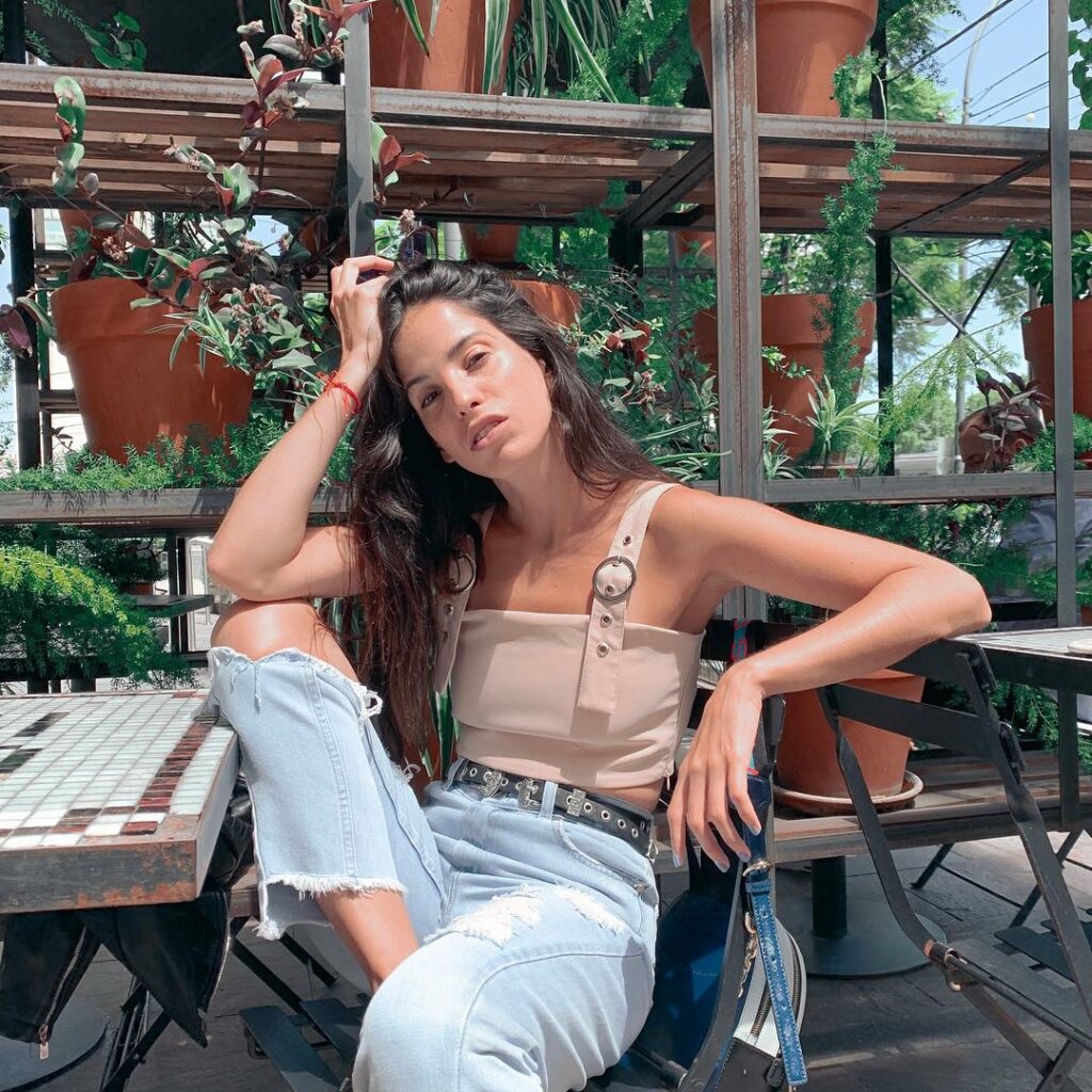 Cande Molfese: Alo alo Hola amigos como dicen que lesssss va ?
Yo acá saliendo de una congesti… Alo alo Hola amigos como dicen que lesssss va ?
Yo acá saliendo de una congesti...