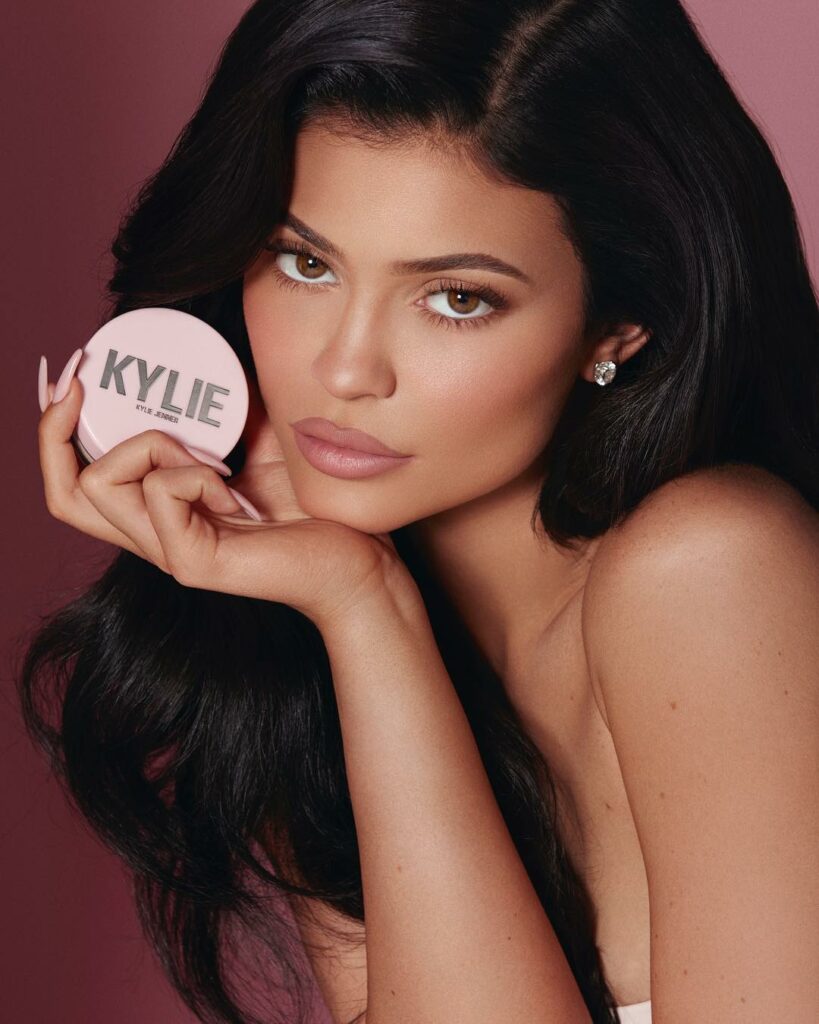 SETTING POWDERS by @kyliecosmetics launching March 7th...