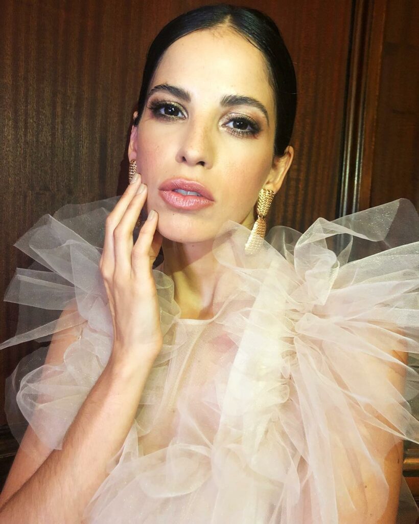 Hoy es viernes y yo lo sé !!! Se viene una linda nota para @revistagenteok  Uste...