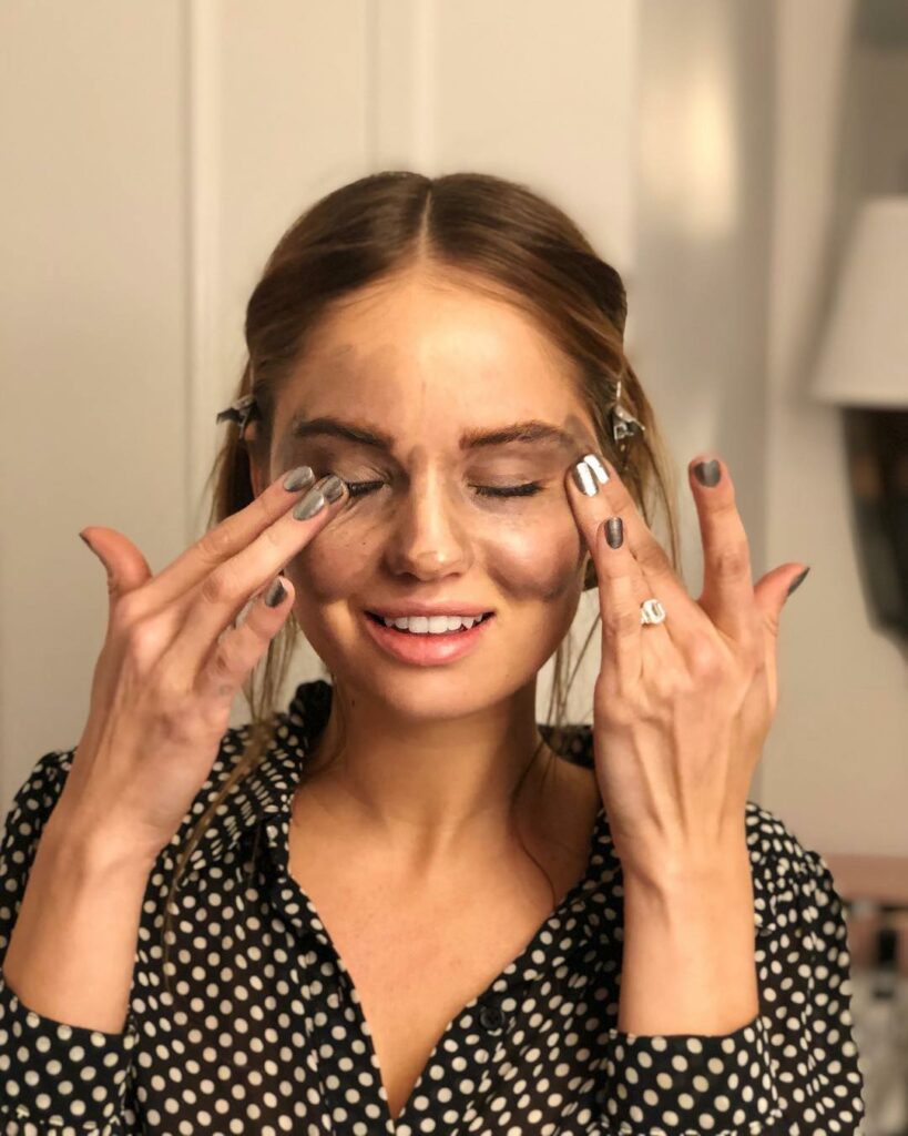 love makeup, big love to wash it off, lmao at the mess I’m making of my face bet...