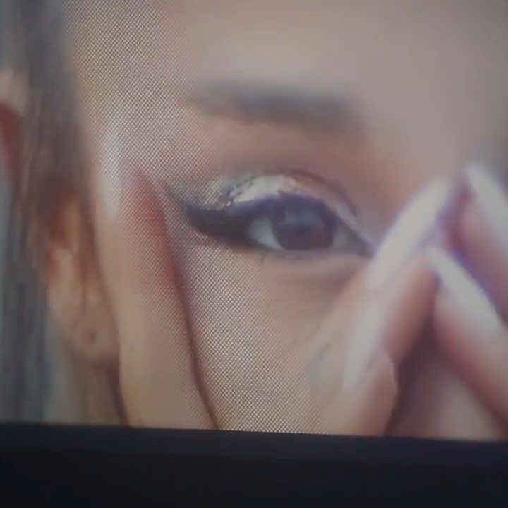 @victoriamonet ...