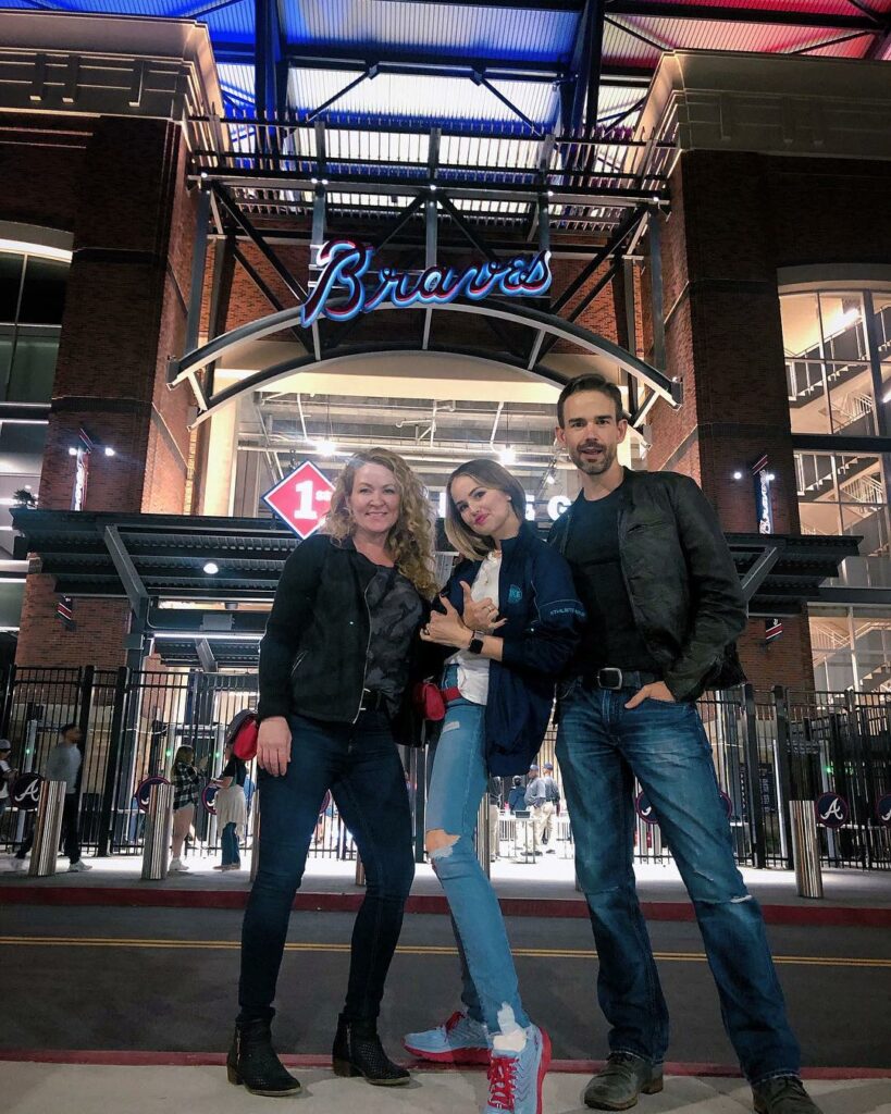 take me out to the baaaaallgame
(Sarah did. @sarahcolonna1 FYC for #dopewomen20...