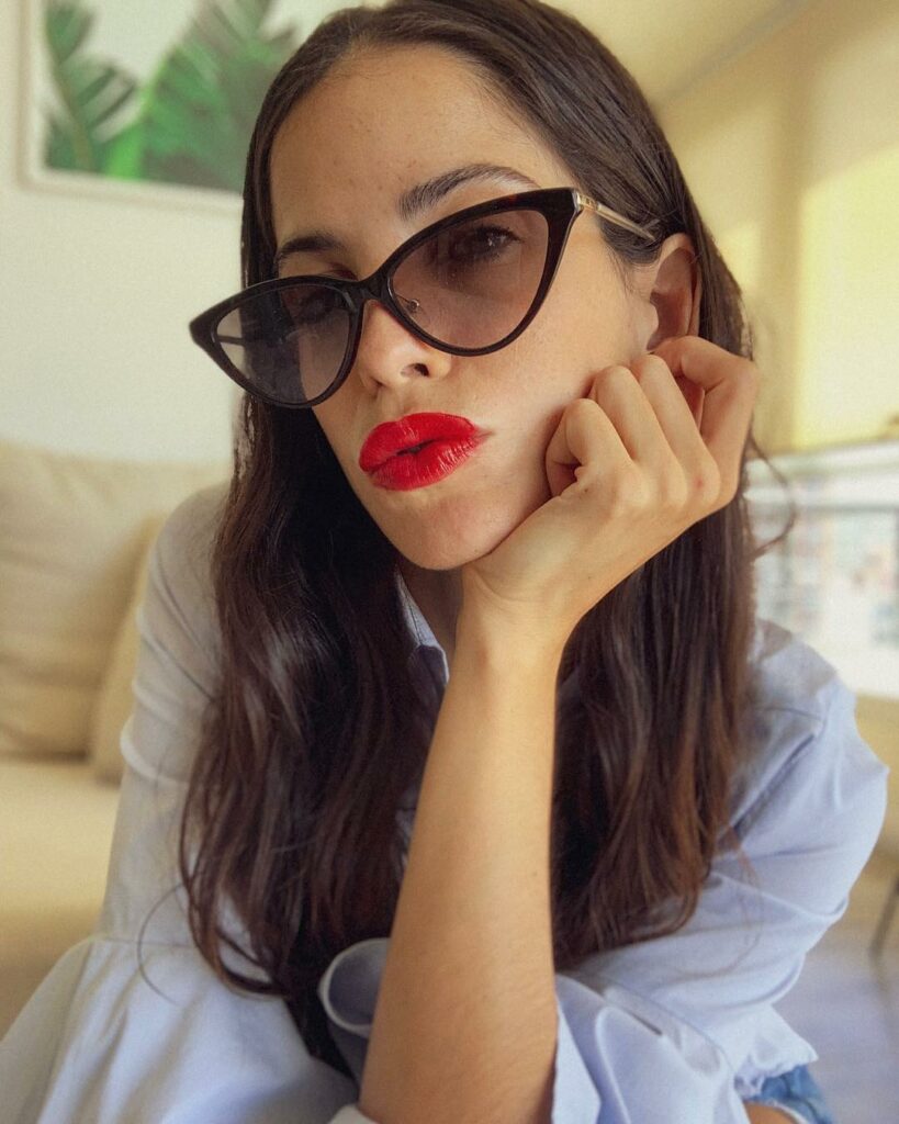 Le puse tanta onda al feriado que hasta me pinté los labios de rojo !  (aclaro m...