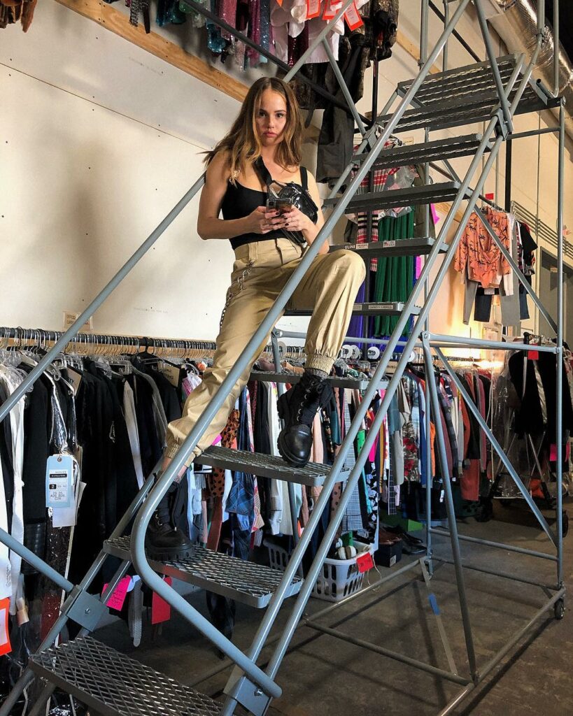 when you go hang with your girls in the wardrobe dept and Mo is like “ay put you...