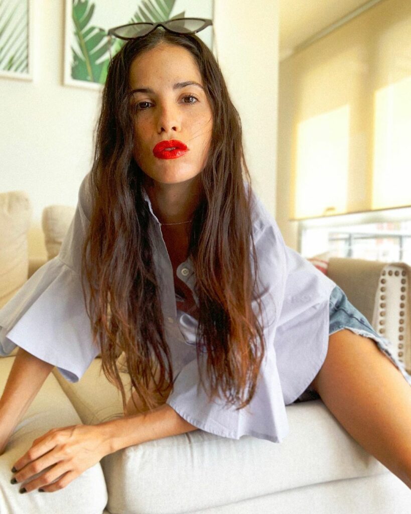 Buen miércoles ! Mitad de semana nomas! 
Dejo acá un #AskCande 
Los leo !...