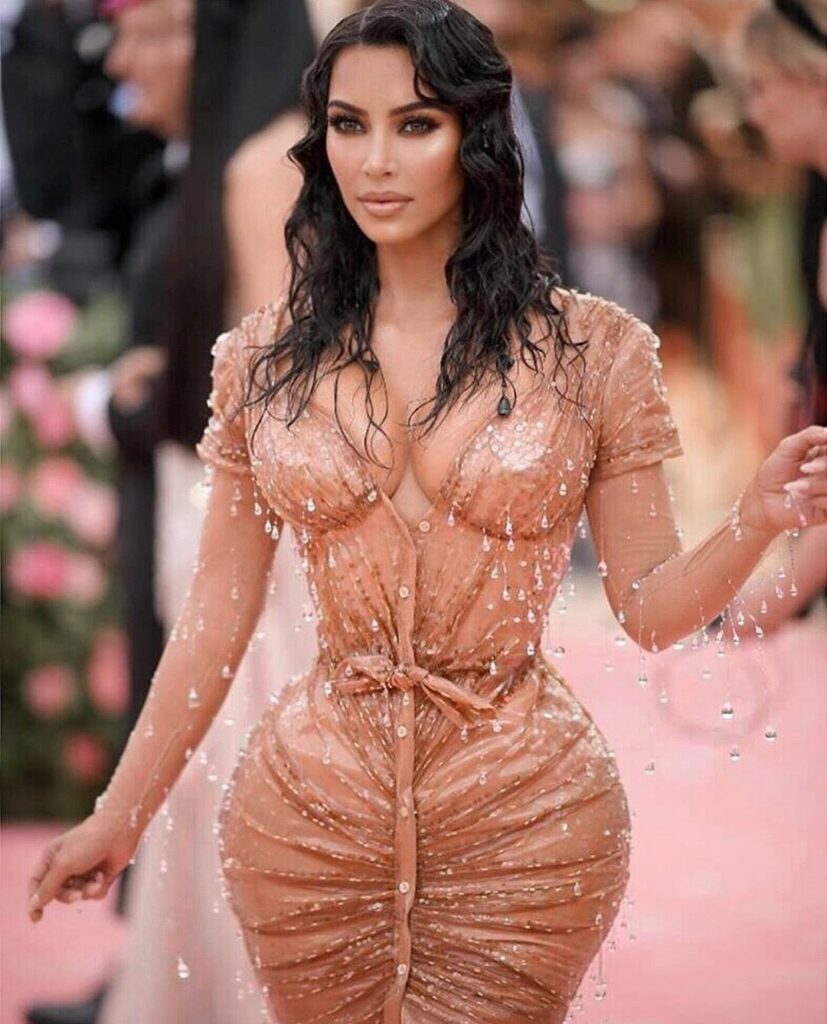Mugler Drip 
Straight out of the ocean 
@manfredthierrymugler 
His first design ...