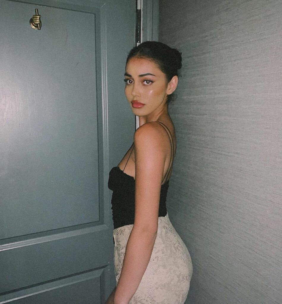 thanks lauren for my bathroom photo shoot at dinner wearing @revolve...