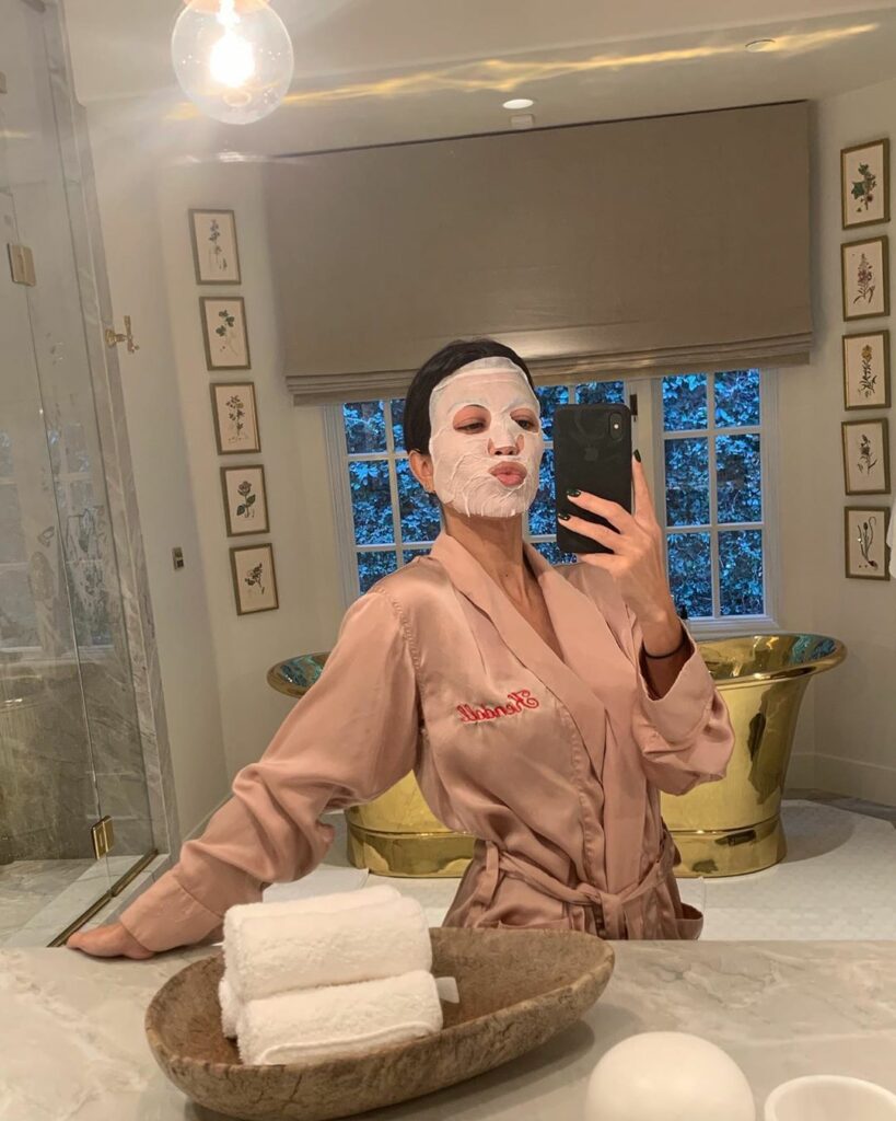 Right before @kendalljenner got sick of me sharing her bedroom, bathroom, bathro...