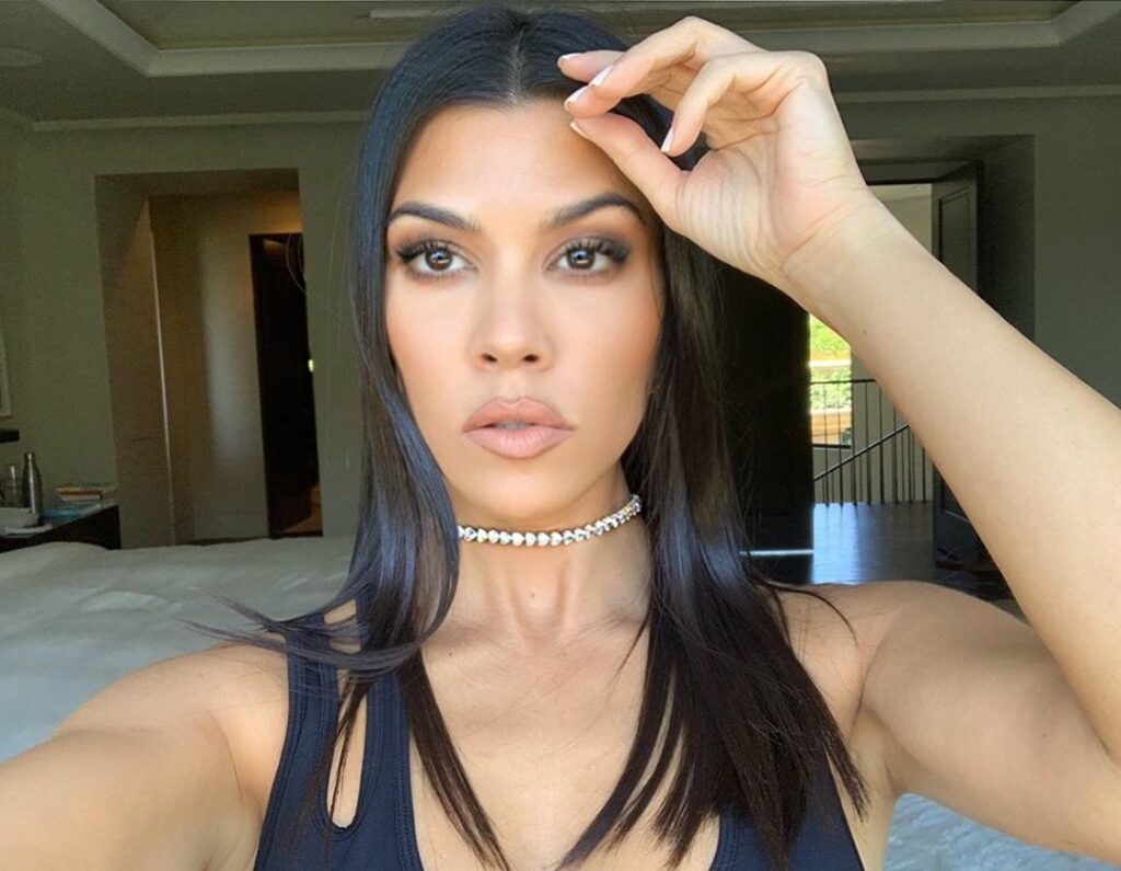 my @jadellebh choker, thank you @kimkardashian for my birthday present ...