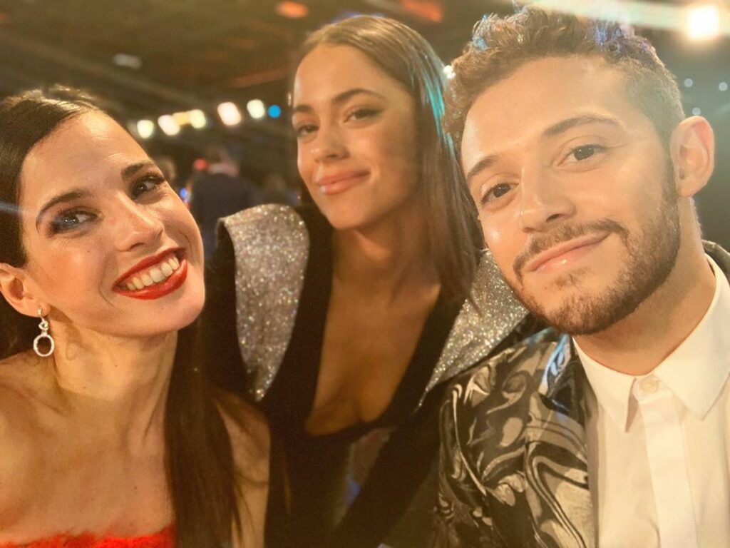 Este equipo compartiendo #MartinFierro  Los quiero! 
Que lindo ser parte de los ...
