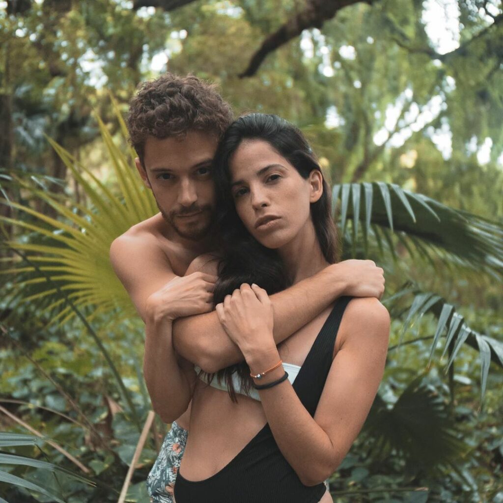 Mi cuerpo y mi ser me estarían pidiendo un poco de esto 
Playa + novio + natural...