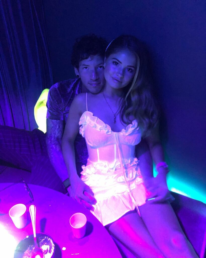 , cont’d  >> it’s just the black light...