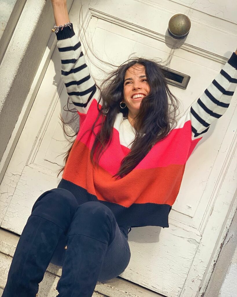 Cande Molfese: Hola miércoles Acá estoy!
Dia lindo por aquí! Salgo contenta de una linda reu… Hola miércoles Acá estoy!
Dia lindo por aquí! Salgo contenta de una linda reu...