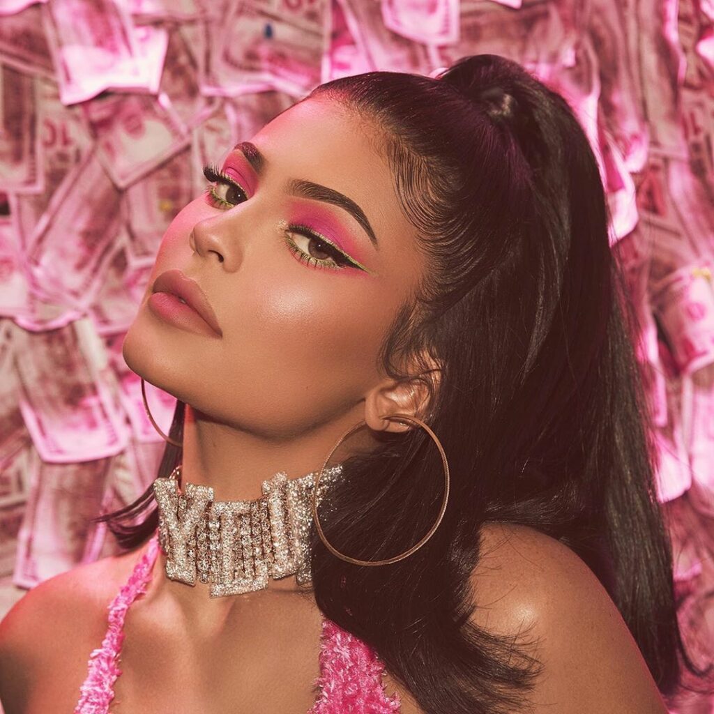 5 f*cking days till my bday & the launch on my BDAY COLLECTION  8/10 @kyliecosme...