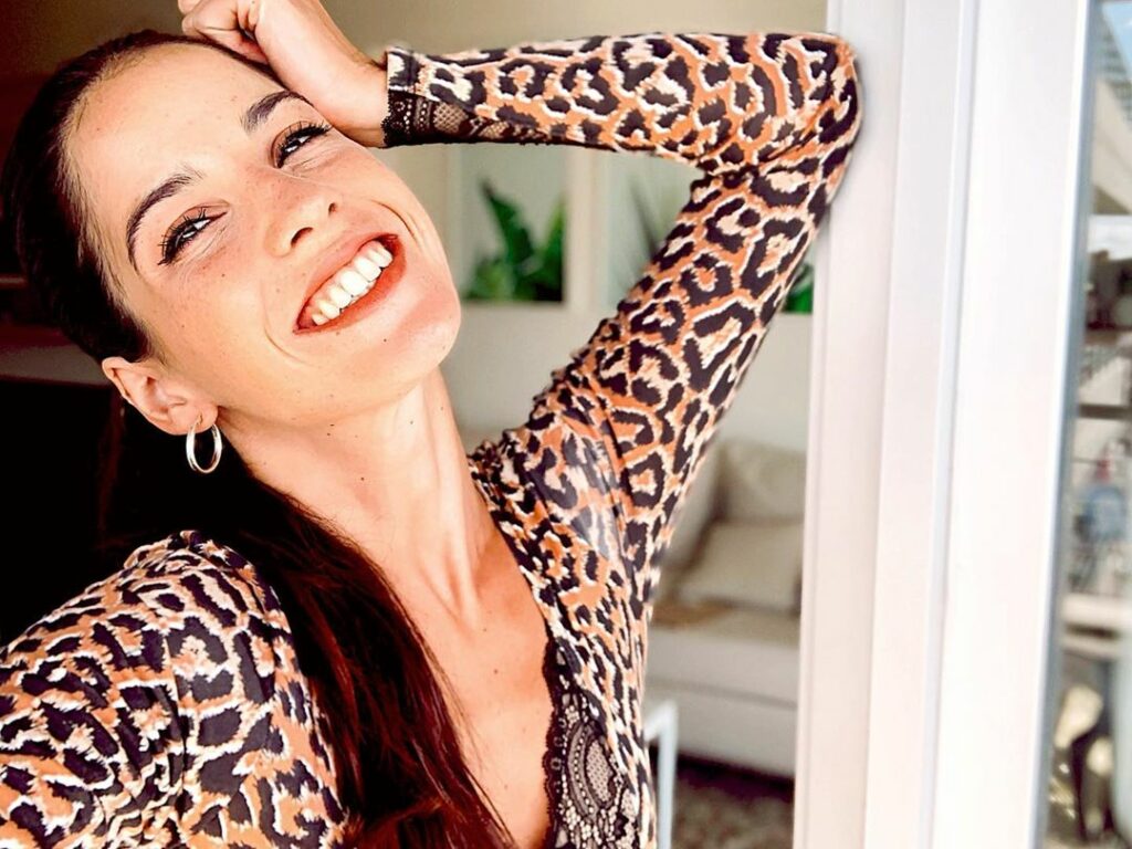 Lunes pero yo te sonrío igualmente , porque sigo recordando lo que viví ayer 
Bu...