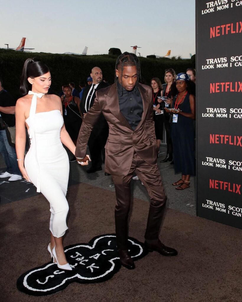 The brown carpet  So proud of you @travisscott!!!! Look Mom i Can Fly documentar...