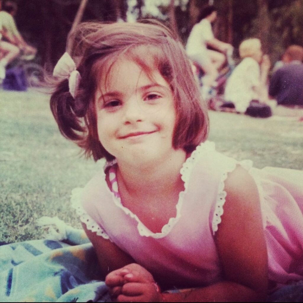 Mi yo de antes  Muy chiquita ... me veo igual a mis sobrinos! 
Recordar es volve...