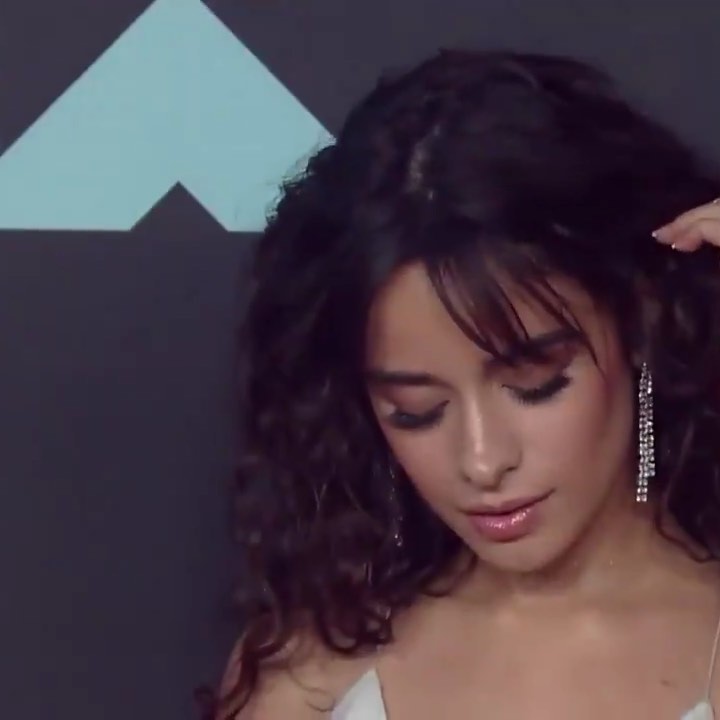 @vmas MY EYES GET SQUINTY WHEN IM NERVOUS LETS GO!!!!!!!!!!!!...