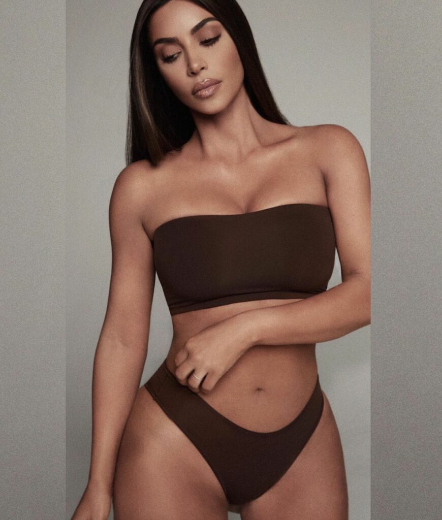 Fits Everyone Collection Skims.com  Vanessa Beecroft for @skims...