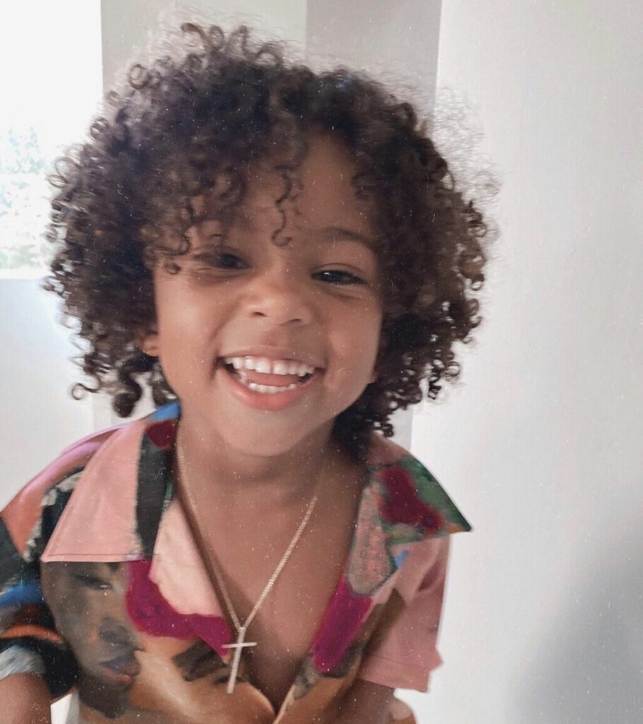 I have no words to describe how much I love your smile and those curls of yours ...