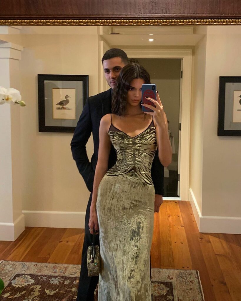 we don’t date he’s just my date ...