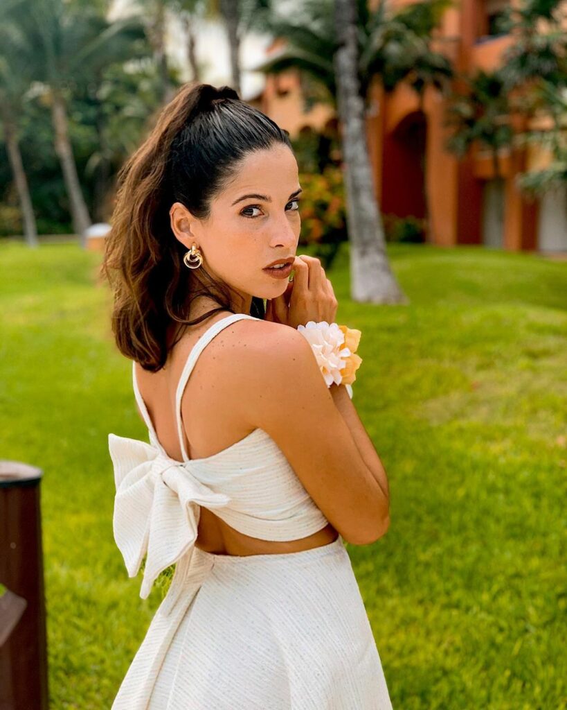 Cande Molfese: Se casa mi hermana ! Ella consiguió que vengamos todos a la playa a celebrar el… Se casa mi hermana ! Ella consiguió que vengamos todos a la playa a celebrar el...