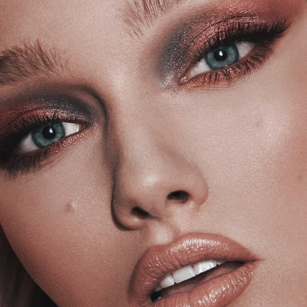 I love this look using our KKW X MARIO: The Artist & Muse. It’s sultry and femin...