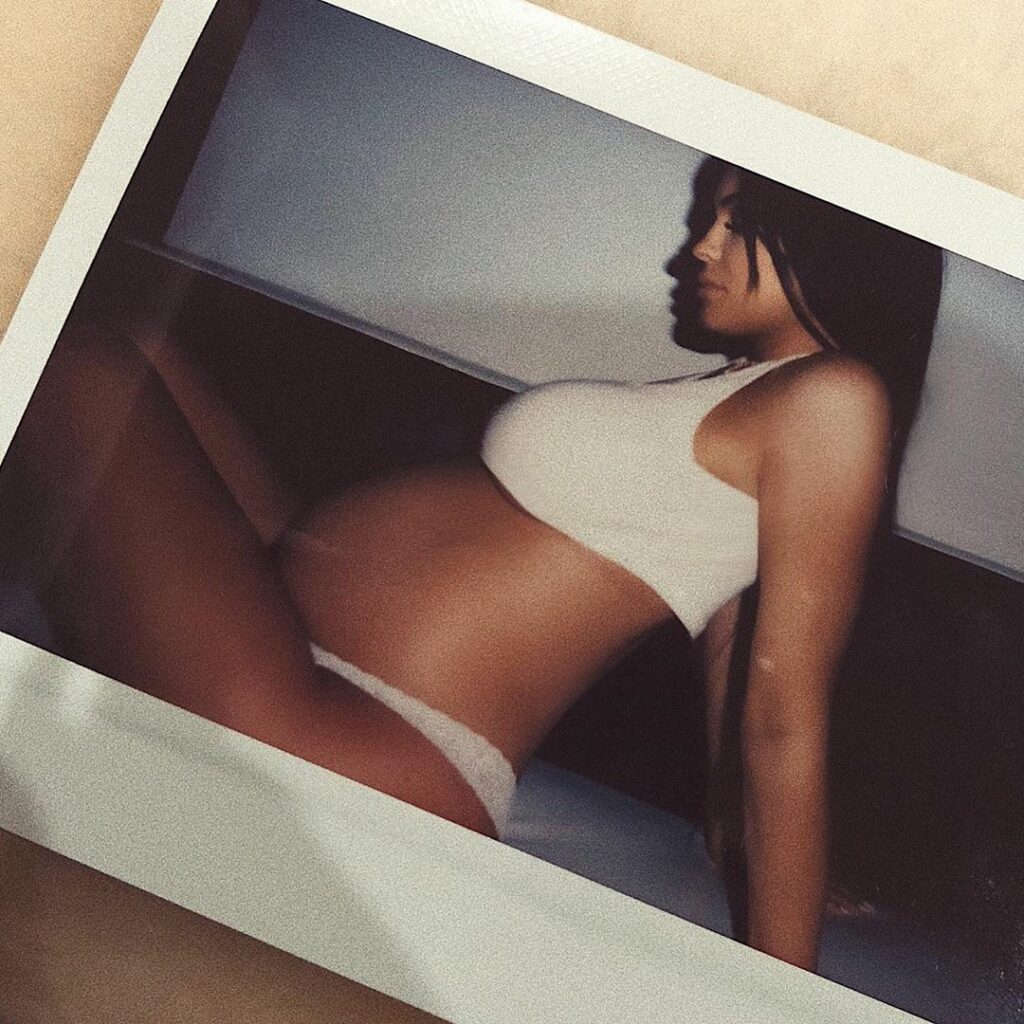 i have so many belly photos but this one has always been one of my favorites. ba...
