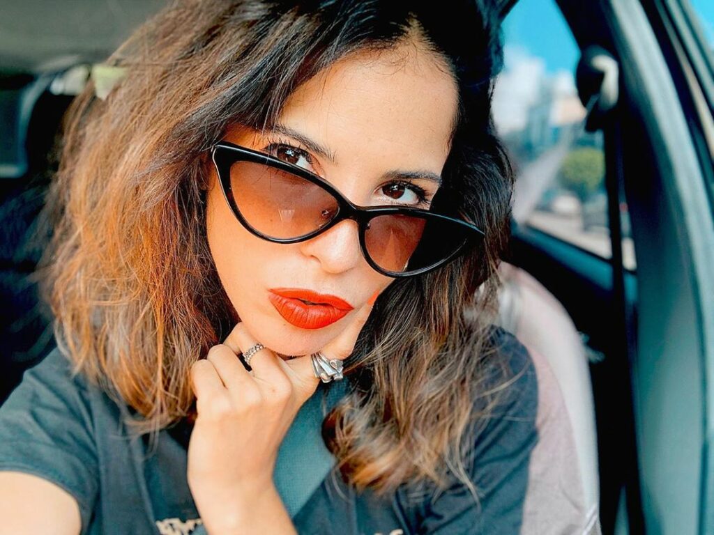 Selfie de lunes 
Hola amigos ! Buen comienzo de semana! 
Yo arranqué con toda ! ...
