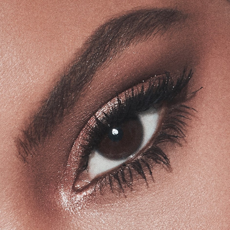 The #KKWxMario: Artist & Muse Eyeshadow Palette features a mix of matte & metall...