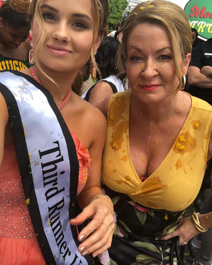 Debby Ryan: @sarahcolonna1 was on @thereyouarepod discussing Angie coming back in Season 2 w… @sarahcolonna1 was on @thereyouarepod discussing Angie coming back in Season 2 w...