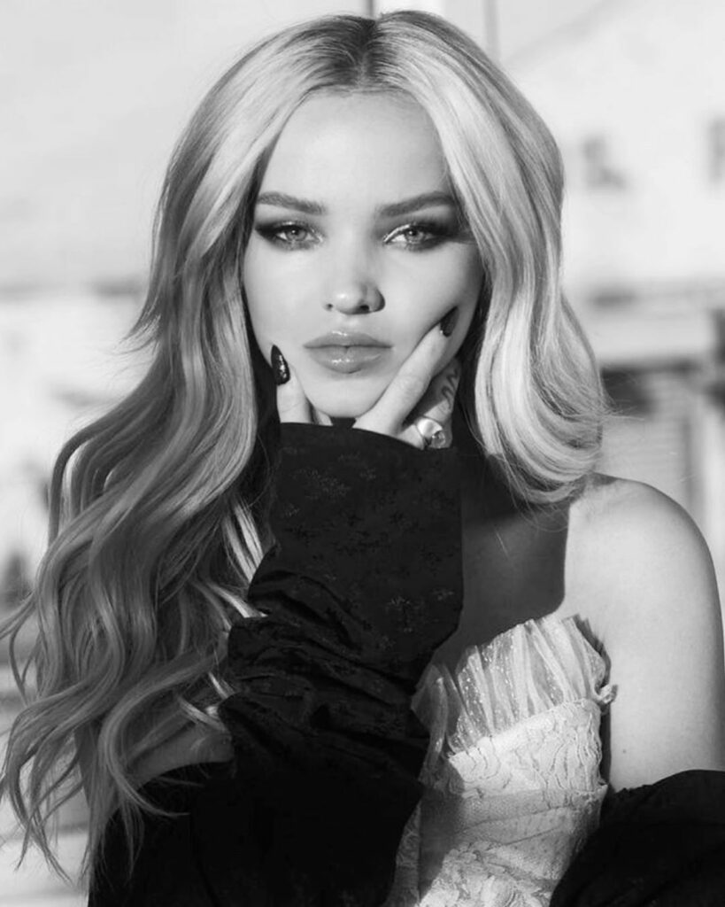 i hope that it’s you ♡ #outoftouch...