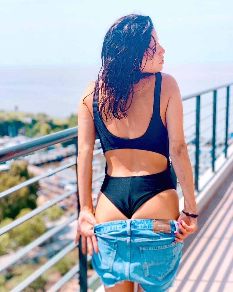 Verano en la city ! Empezó la temporada de calor, pileta y yo feliz ! 
Moviendo ...