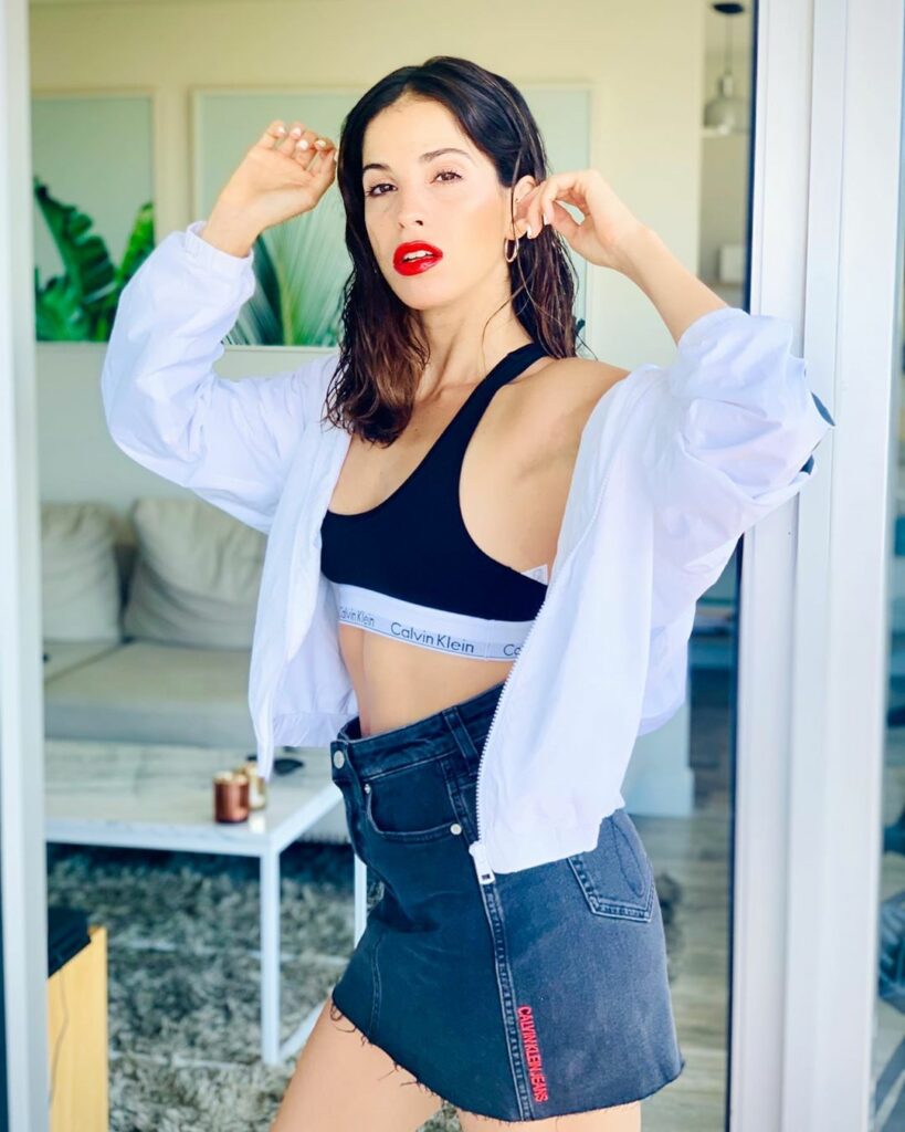 Te juego a la sexy con #MYCALVINS. Ustedes en qué andan? Total look de @calvinkl...