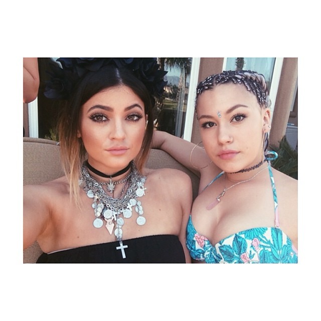 dont we look like we are having such a fun time at coachella...