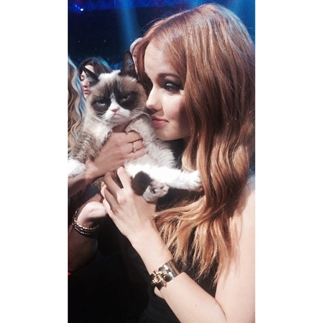 #tbt, my romantic soiree with #GrumpyCat. we're so in love you guys....