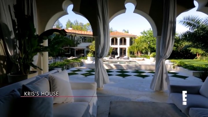 Goes down tonight #KUWTK tonight on E...