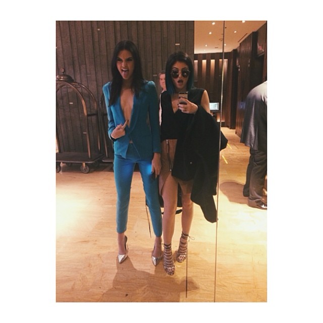 her suit matches my hair  
on our way to Ridgewood NJ for our meet & greet in Bo...