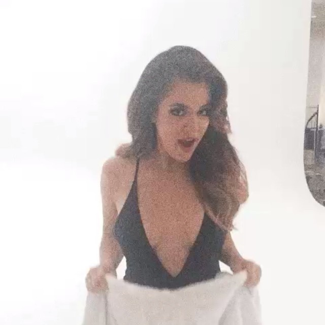 On set of our @kbeautyhair campaign shoot! Got to love my glam Gods @1maryphilli...