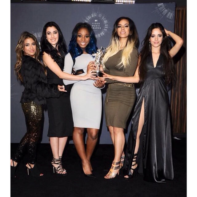 LAST PICTURE FROM THE VMAS IM SORRY I JUST WANT TO LOOK AT MY INSTAGRAM WHEN IM ...